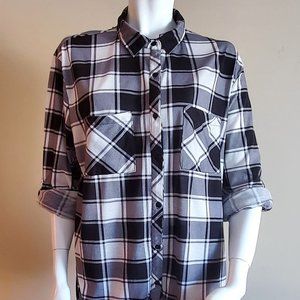 Eden & Olivia Plaid Top Size 3X